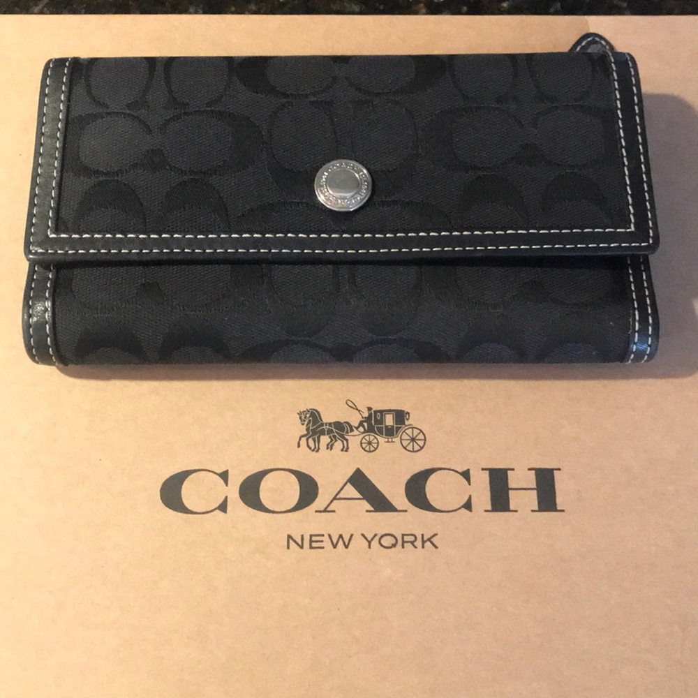 *Authentic* Coach wallet